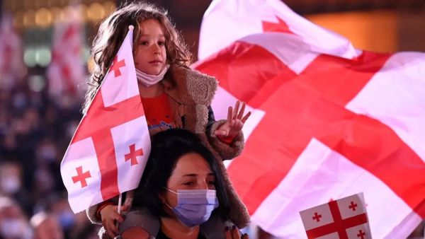 الحزب الحاكم في جورجيا يتصدر الانتخابات حسب النتائج الأولية والمعارضة ترفض