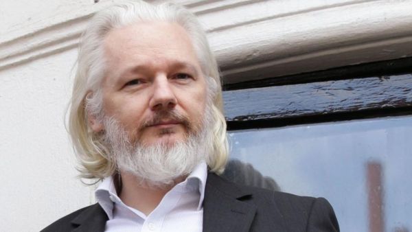 جوليان أسانج