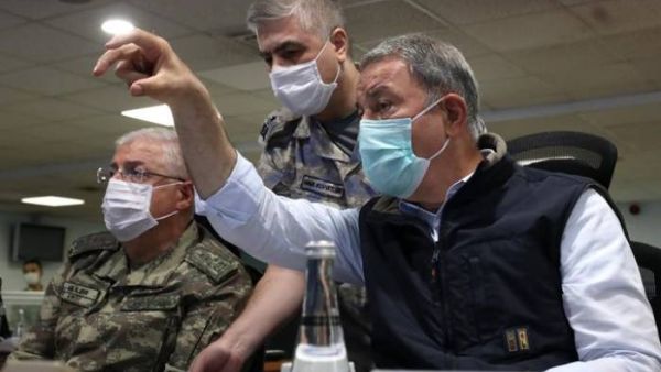  وزير الدفاع التركي خلوصي أكار، يشرف على إدارة وقيادة العملية 