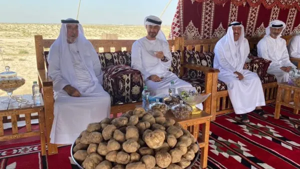 يغيب الرئيس الإماراتي (70 عاما) عن أي أنشطة رسمية علنية، منذ فبراير 2014