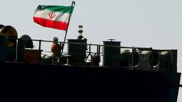 سفينة إيرانية تصل إلى المياه الفنزويلية حاملة مواد غذائية