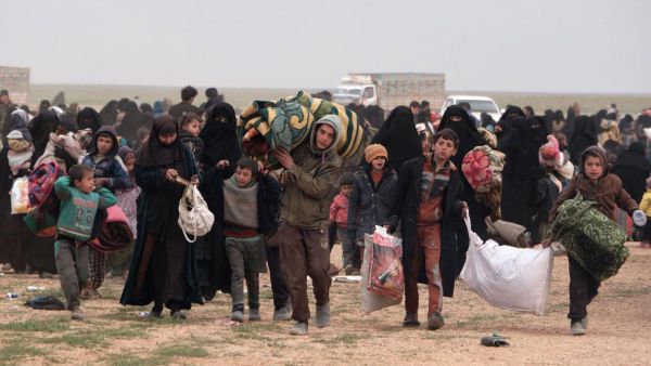 مع تقدم قوات الحكومة السورية.. أسر تخشى أن تعلق على الحدود التركية