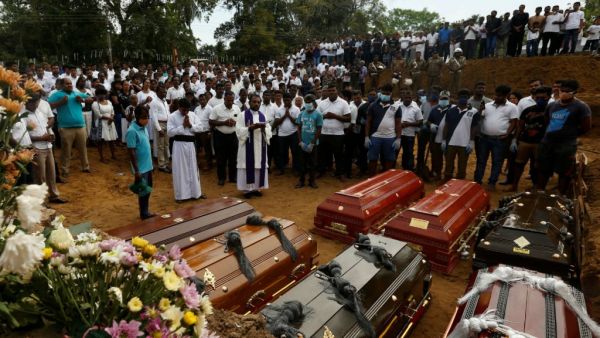 ارتفاع حصيلة ضحايا تفجيرات سريلانكا إلى 359 قتيلا