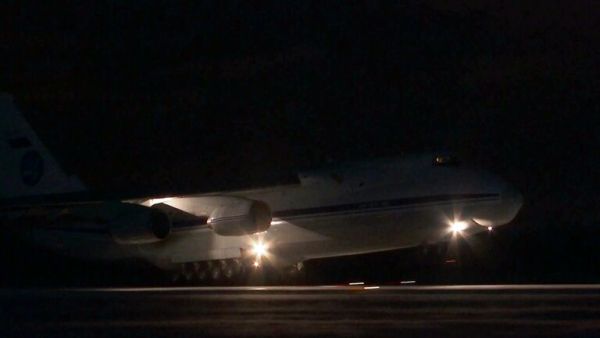 طائرة تقل 15 طفلا روسيا تعود إلى الوطن من سوريا