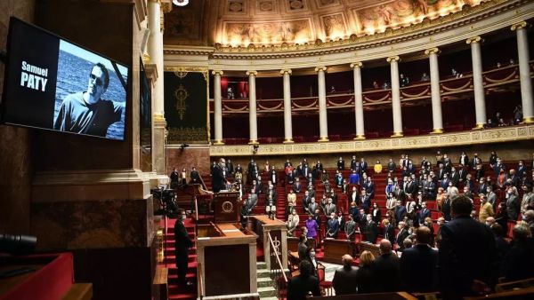 اتهام 6 أشخاص بـ"التواطؤ في قتل" المدرّس الفرنسي