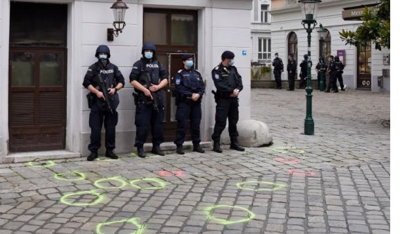 "داعش" يعلن مسؤوليته عن هجوم فيينا دون عرض أدلة