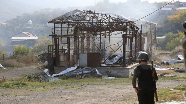 باكو تعلن تدمير 4 دبابات أرمنية ويريفان تتحدث عن "قصف عشوائي" لستيباناكيرت