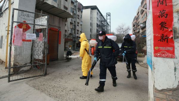 الصين: سلطات بكين تحذر من أن وضع تفشي فيروس كورونا "خطير جدا"