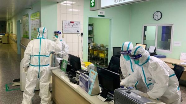 وفيّات كورونا بالصين ترتفع لـ 304 بعد 45 حالة وفاة جديدة