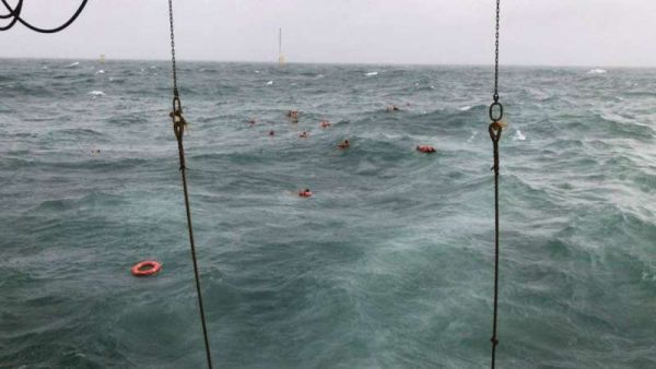 اصطدام سفينة بمنصة نفط قبالة ماليزيا