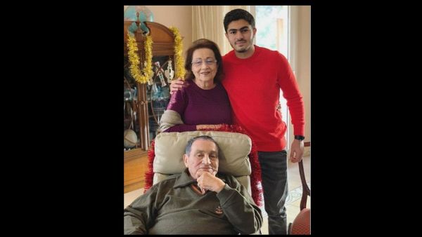 حسني مبارك سمين طاعن بالسن في عيد ميلاده91 