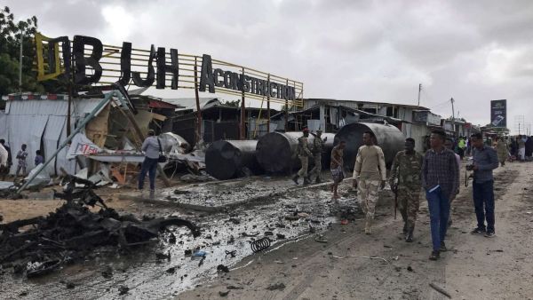 الصومال.. نجاة قائد القوات المسلحة من هجوم انتحاري بمقديشو