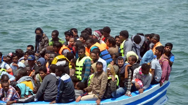 إيطاليا توافق على استقبال مهاجرين عالقين في المتوسط منذ 40 يوما
