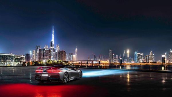 صنعت Pininfarina اسمها كمصمم مستقل يصنع سيارات أنيقة لأكثر من 90 عامًا، وقد تفرعت الشركة المصنعة من تلقاء نفسها لإنشاء سيارة كاملة لأول مرة