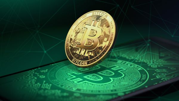 بيتكوين تتجاوز الـ61 ألف دولار لأول مرة في التاريخ 
