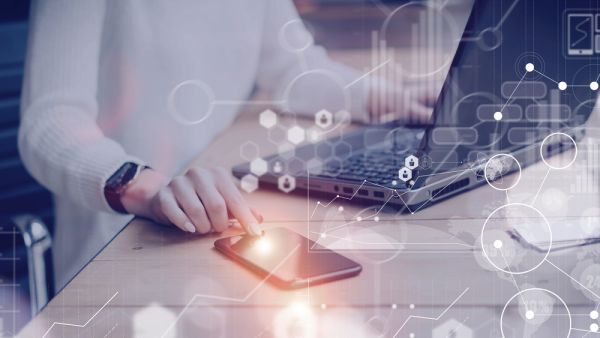 خمسة تحولات رقمية أساسية لتعزيز مرونة سير أعمال الشركات خلال عام 2021 