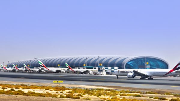 مطار دبي الدولي يستقبل أول رحلة طيران تجاري إسرائيلية
