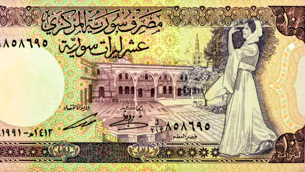 أسواق الصرافة تشهد إغلاقات وجموداً وامتناعاً عن البيع والشراء، بواقع التهاوي السريع لسعر العملة