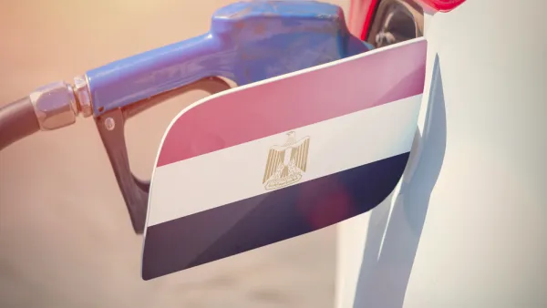 كانت الحكومة المصرية قد رفعت أسعار الوقود 4 مرات منذ أن وقعت برنامجاً للإصلاح الاقتصادي مدته 3 سنوات مع صندوق النقد الدولي