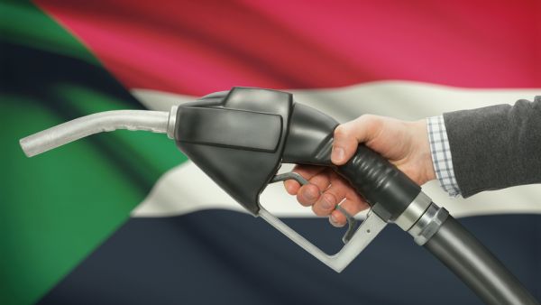 السودان يحرر أسعار الوقود بشكل مفاجىء يصدم الشارع 