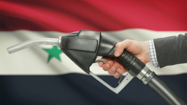 تقنين التزود بالبنزين يرفع المضاربة بالأسعار في سوريا