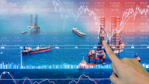 ساهمت موجة الانخفاضات التي عمت الأسواق المالية الخليجية في تراجع سوق الأسهم السعودية - أكبر بورصة مالية في الشرق الأوسط - بنسبة 2.4 في المائة