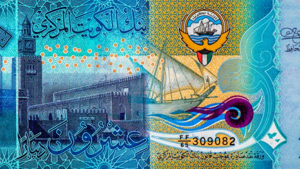  ارتفاع إيرادات النفط لا يخفف أزمة السيولة في الكويت 