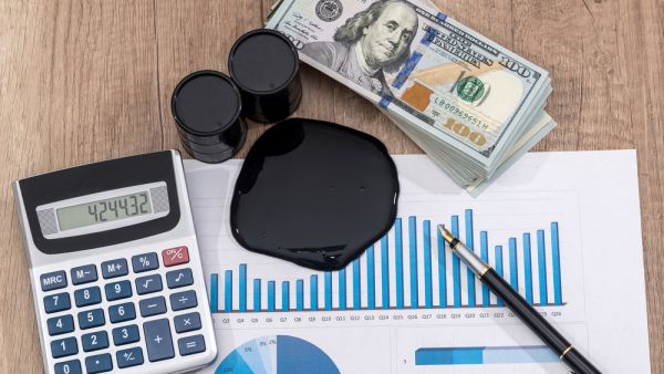 ارتفع 41 سنتا ما يعادل 0.6 في المائة إلى 71.29 دولار. وكان قد تراجع في الجلسة السابقة ثلاثة سنتات أسعار النفط تسجل ارتفاع للجلسة الرابعة على التوالي