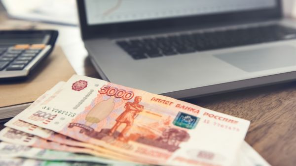 القلق يسيطر على الحكومة الروسية من زيادة حدة أزمة كورونا على الاقتصاد