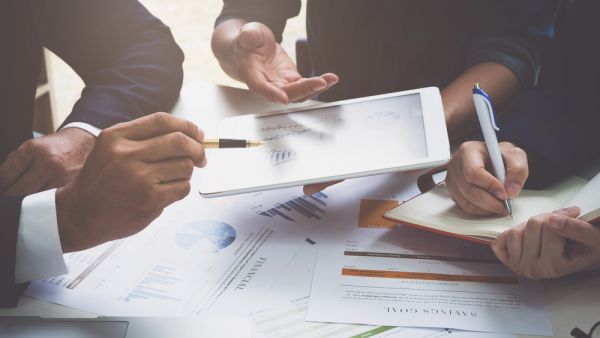 أسهم عمالقة التكنولوجيا تخسر 662 مليار دولار من أعلى قيمها في 2021