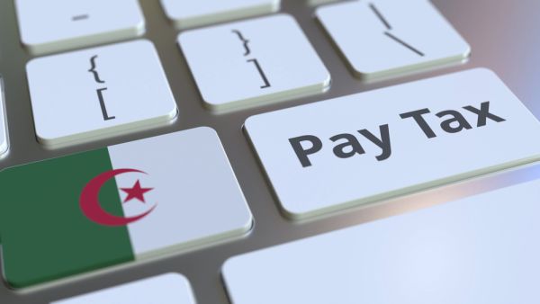 سيضطر الجزائريون إلى دفع ضريبة جديدة تُفرَض على مالكي السيارات. كما رفعت موازنة 2020 الرسم على التوطين البنكي للممتلكات والبضائع الموجهة للبيع