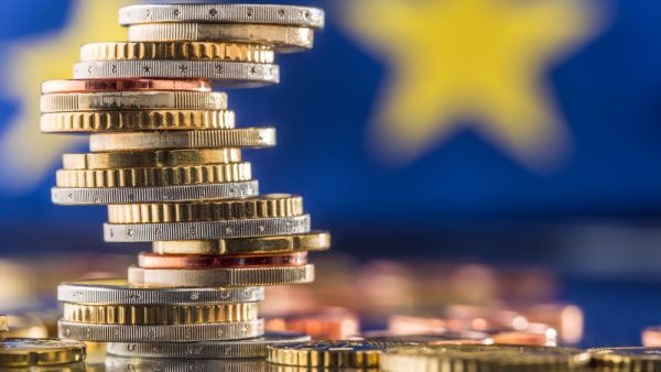 أوروبا تعتزم تمديد «قانون المنع» لحماية شركاتها من عقوبات أميركا