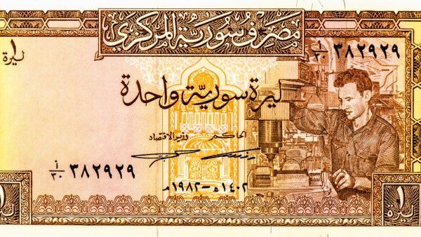 المجاعة تُعرف بأنها ندرة في الغذاء على نطاق واسع تسببها عدة عوامل، بما في ذلك الحرب والتضخم وفشل المواسم الزراعية وعدم التوازن السكاني أو السياسات الحكومية 