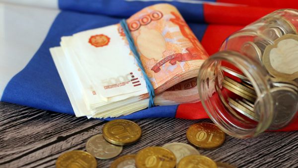 روسيا تعتمد خطة إنعاش اقتصادي بقيمة 66 مليار دولار