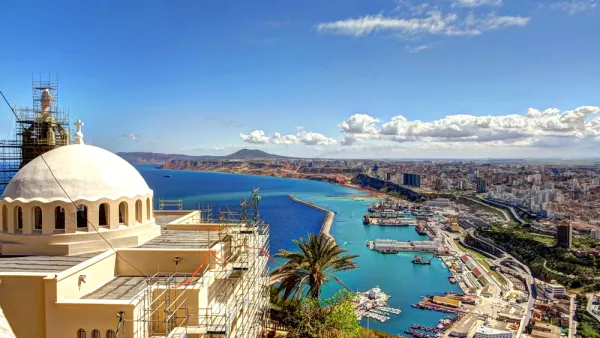 كانت الجزائر قد قررت تعليق الرحلات مع إيطاليا وإسبانيا والصين والسعودية والمغرب