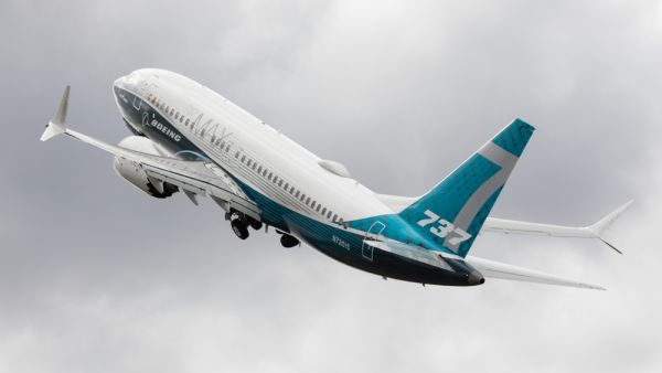 الإمارات تتعهد بإعادة "بوينغ 737 ماكس" للخدمة