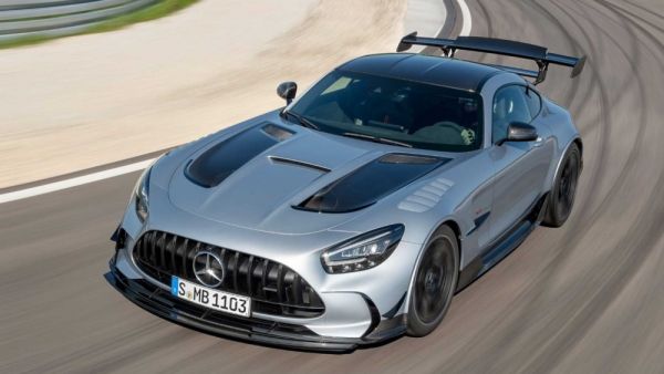 مرسيدس تطلق السيارة الأقوى على الإطلاق AMG GT Black Series