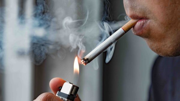 دولة عربية تطبق أكبر عقوبة للتدخين