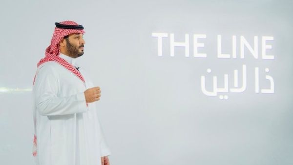 ولي العهد يطلق مشروع "ذا لاين" في مدينة نيوم  