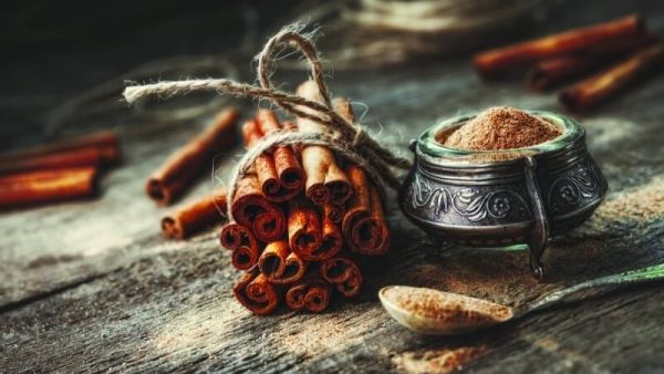 هل القرفة تسبب الإجهاض؟ وآثارها الجانبية للحامل