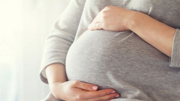 هل كثرة الإفرازات للحامل يدل على نوع الجنين؟
