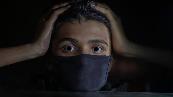  تقديم الهدايا إلى الآخرين يعزز مزاج المرء وتحسين مزاجه ورفع معنوياته