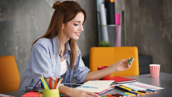  أهمية تمكين المرأة وتعزيز مشاركتها في القطاع الصناعي