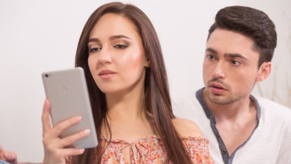 الالتزام في العلاقة لبرج الجوزاء يعد بمثابة مهمة صعبة بالنسبة له