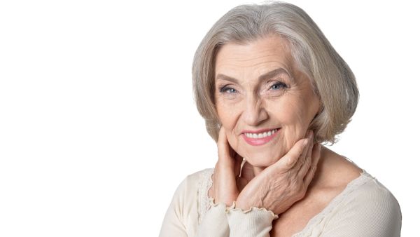 الشعر القصير هو الموضة التي تليق بالسيدات بعد عمر ال50