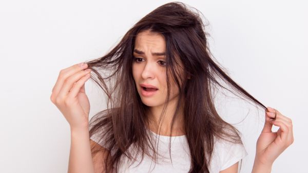 يجب قص الشعر كل فترة تتراوح ما بين 6 إلى 8 أسابيع