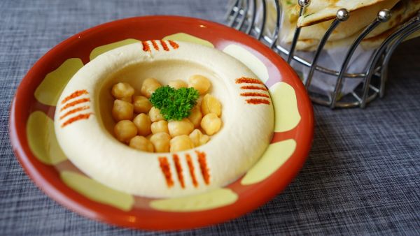 يساهم الحمص في بناء الخلايا وأنسجة القلب والدماغ والعضلات
