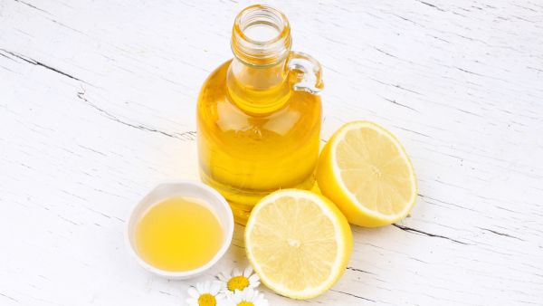  يقضي زيت الزيتون مع الليمون على القرحة المعوية