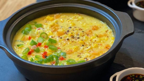 شوربة البطاطا الحلوة مع الذرة