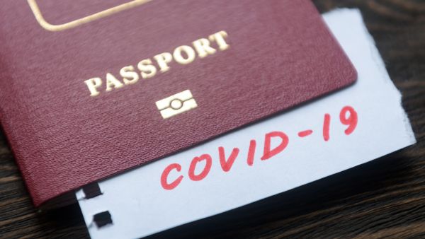 بات المسافرون يتعاملون مع حالة تفشي فيروس كورونا بكل جدية